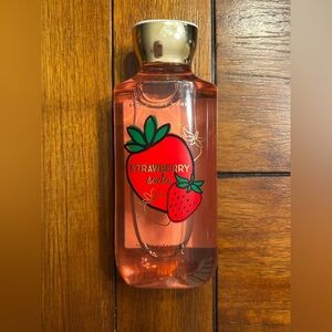 Bath & Body Works Strawberry Soda Body Wash 10oz